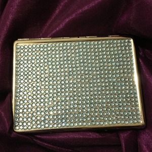 🚫TRADED🚫BRAND NEW faux blue diamond ID case👑