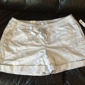 🌸 Drawstring brand new Khaki shorts 🌺