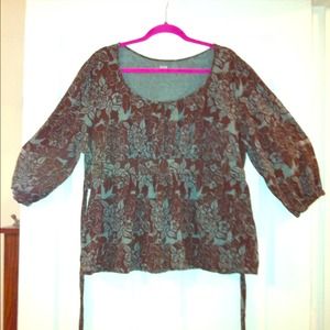 Pretty brown and blue 3/4 length sleeve top!