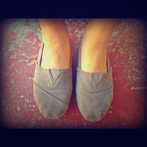 Toms Classic Gray