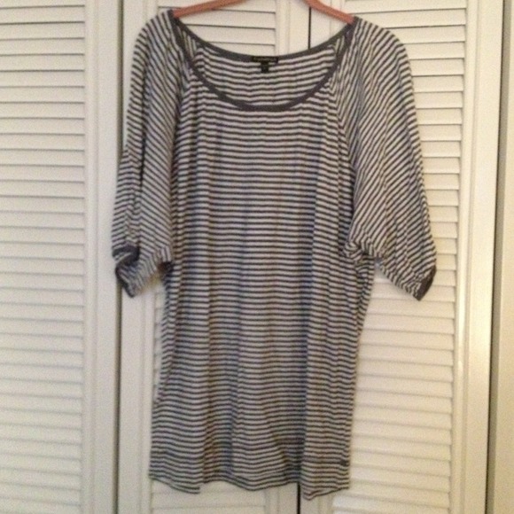 🔲SOLD🔲 Express Top grey striped