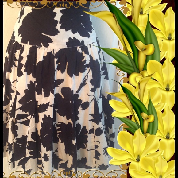 🔴🔴SOLD🔴🔴Cute Cute I*N*C Skirt - Picture 2 of 4