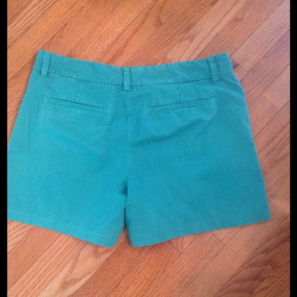 🔴🔴SOLD🔴🔴Get ready for summer! Green ShortS - Picture 4 of 4