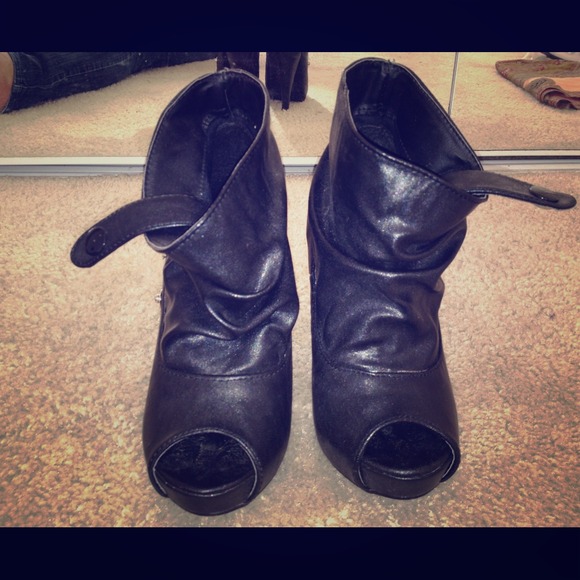 Cute Black Booties