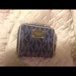 RESERVED!!!      Michael kors wallet