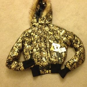 Brand new Apple  bottom coat price cut✂✂✂