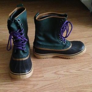 sorel snow boots // hunter green // sz 6