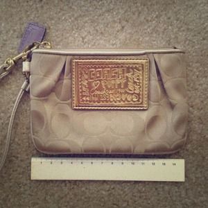 👛 Coach POPPY small wristlet 👛