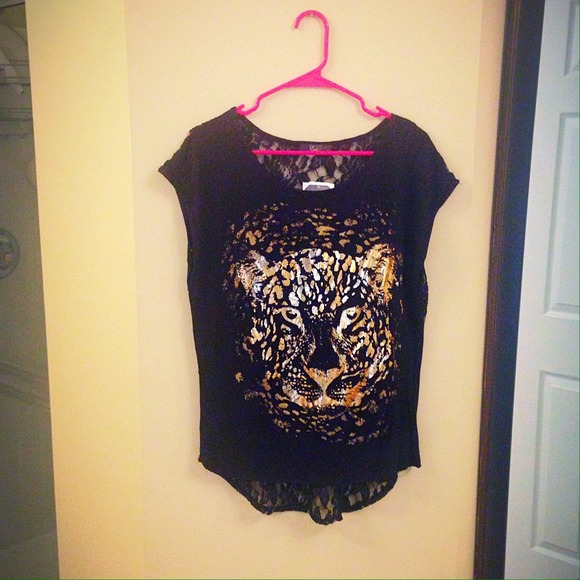 Lace back leopard top