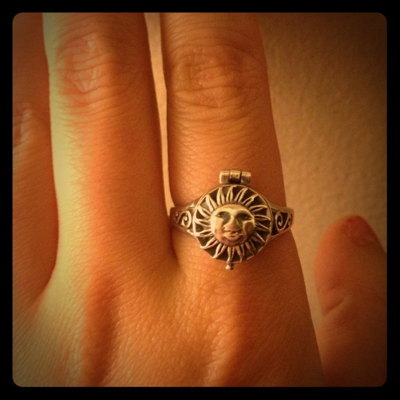 Flip open ring - Picture 1 of 3