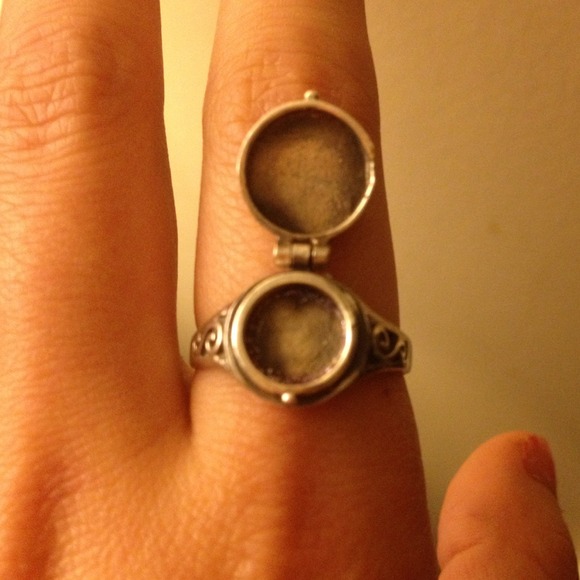 Flip open ring - Picture 2 of 3