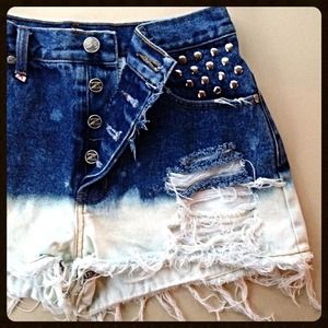 🚫Reserved!🚫Ombré High Rise Studded Shorts