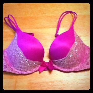 TRADED Beautiful Victorias Secret bra