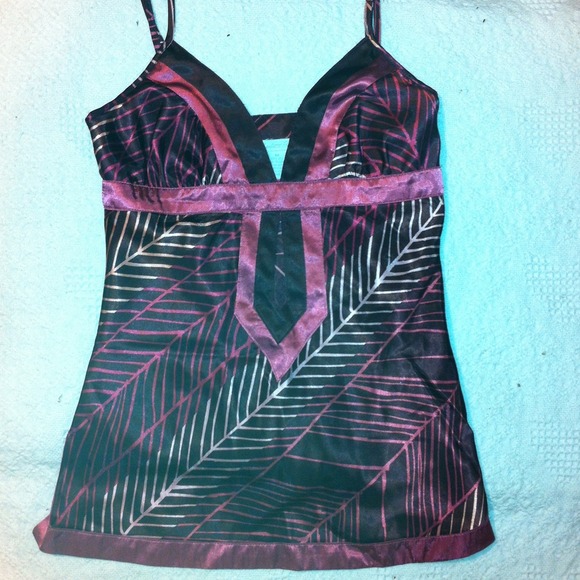 Silk print cut out tank