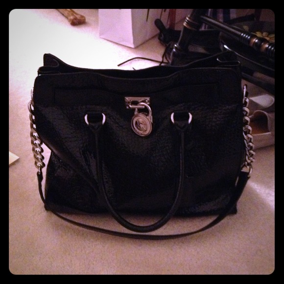 Authentic Michela Kors Hamilton tote...