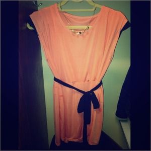 Peach dress bow (can bundle with necklace!! )