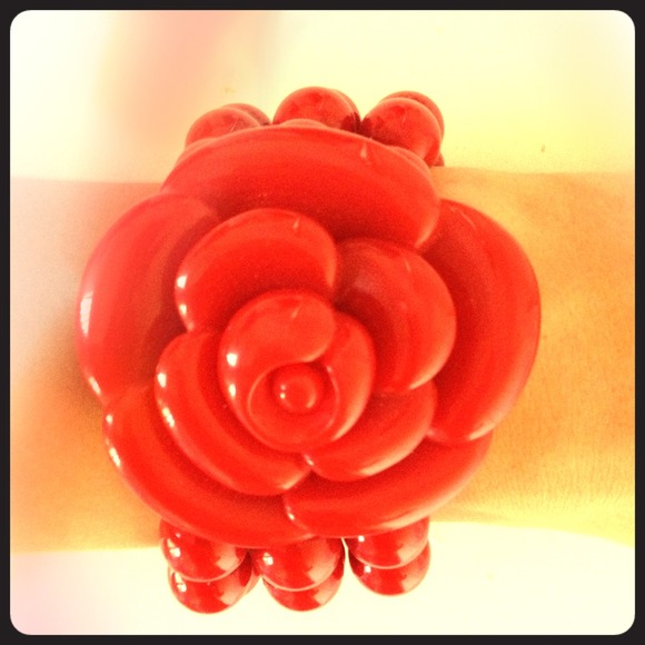 Red beaded rose bracelet