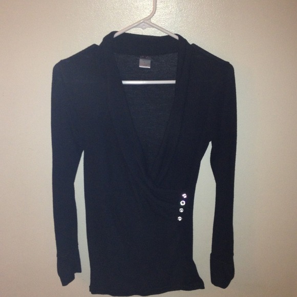 Long sleeve blouse with diamond buttons