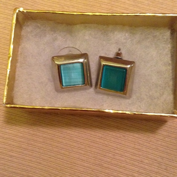 Square silver and emerald green earrings