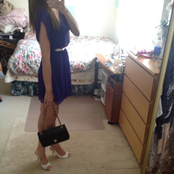 🔴SOLD🔴💜V-neck Chiffon Dress💜 - Picture 2 of 4