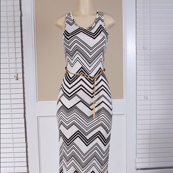 Dresses & Skirts - Chevron Maxi w/ cut gold rope belt. New.