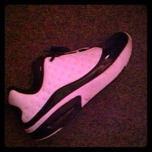 Black & white Mens Jordan's