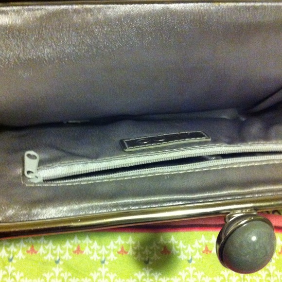 ALDO silver clutch - Picture 4 of 4