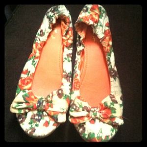 Floral ballet flats
