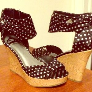 Roxy wedges
