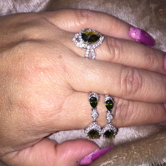Silver 925 💐🌷🌹Earrings and Ring Set 💸SALE 💸💸 - Picture 1 of 4