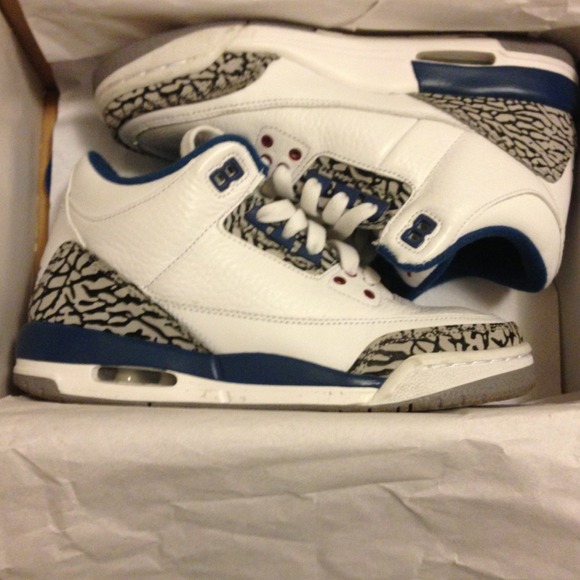 *TRADE TO @pinkcup100 * Jordan True Blue 3s