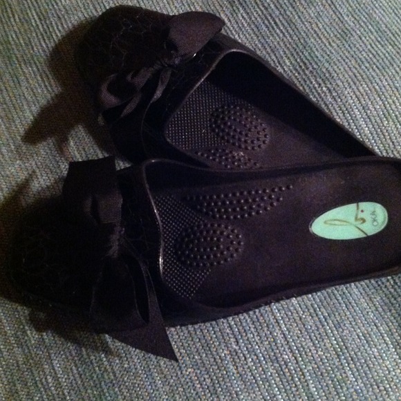 Shoes - Picture 4 of 4