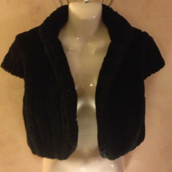 Faux fur black wrap
