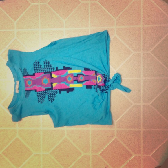 Aztec-printed tied shirt