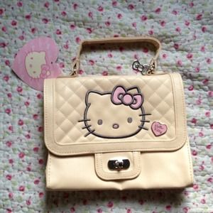 Cute hello kitty wallet.