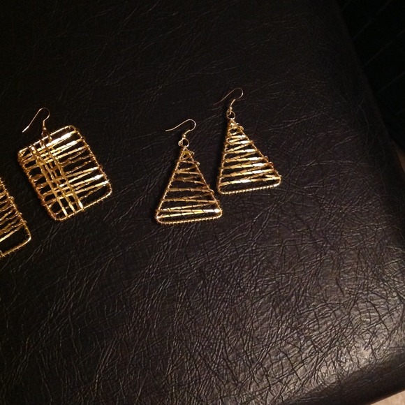 💢Bundled Gold wrapped Triangle Statement Earrings - Picture 2 of 2