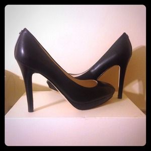 ON HOLD TILL FRIDAY 5/10- Authentic Coach