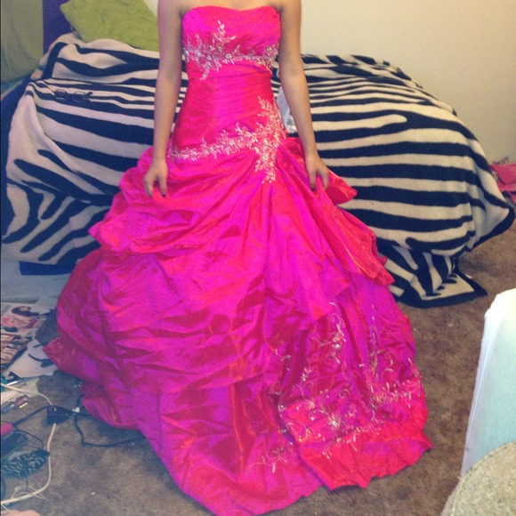 Brand New Sweet 16 dress size S/M with tags