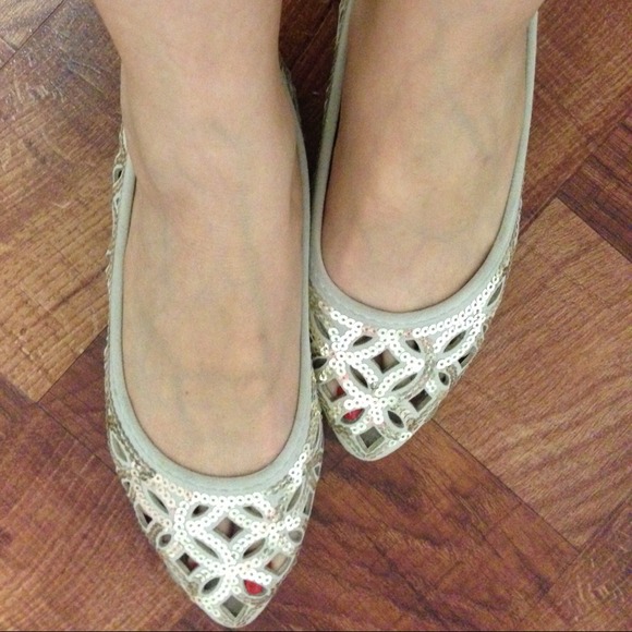 Silver shoes^^