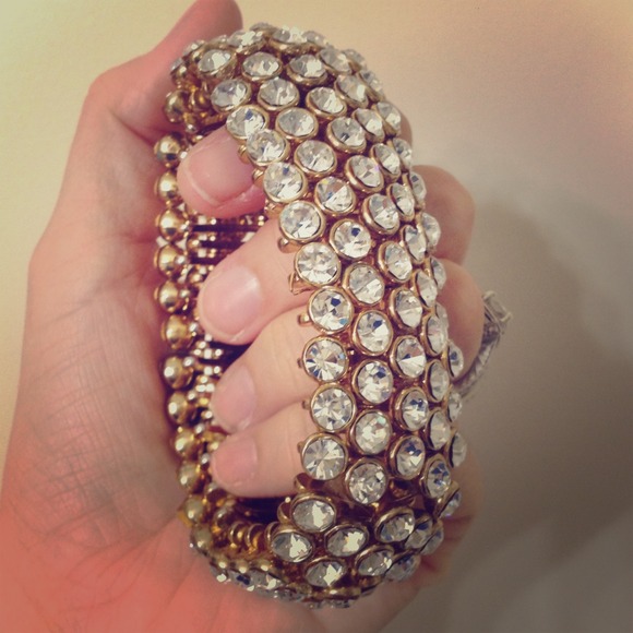 🚩SOLD in bundle BCBG gold rhinestone bracelet