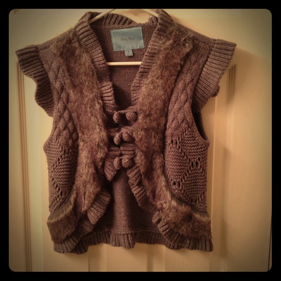Sweater vest
