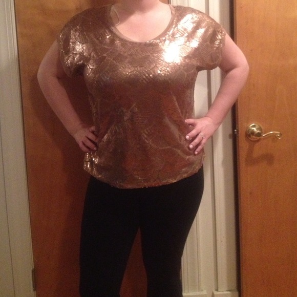 SOLD NWT Forever 21 gold sequined top size XL