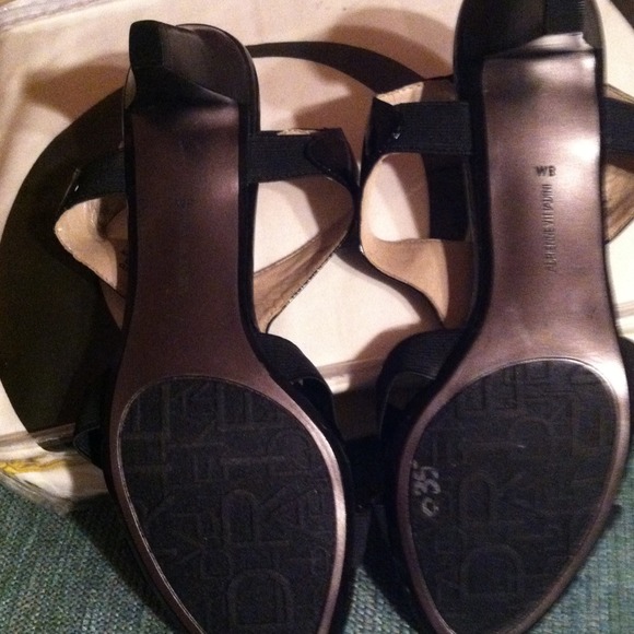 Shoes - Picture 3 of 4