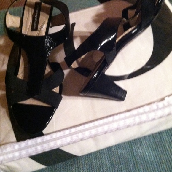 Shoes - Picture 4 of 4