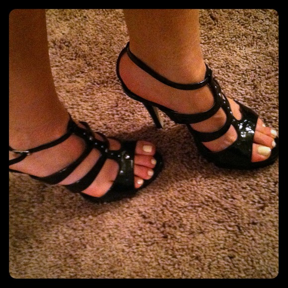 ****SOLD****Steve Madden heels