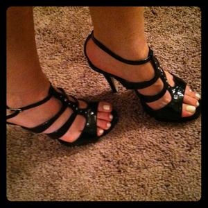 ****SOLD****Steve Madden heels