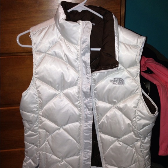 White North Face Vest! ❤👌