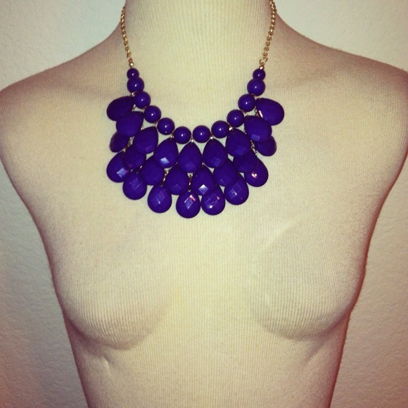 *NWT* Grape 3 tiered statement necklace - Picture 3 of 4