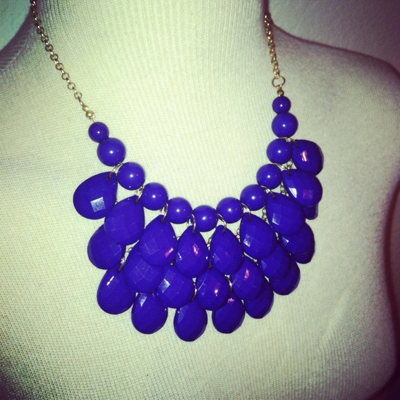 *NWT* Grape 3 tiered statement necklace - Picture 4 of 4