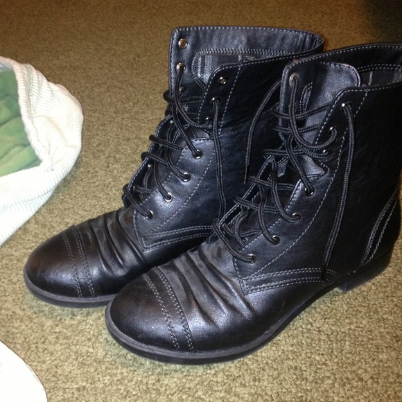 RESERVED ✨🌟 COMBAT BOOTS